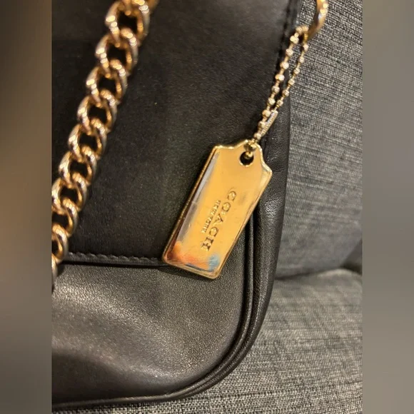 Vintage COACH Cassidy Crossbody Black Leather Shoulder Bag with Gold Hardware - Picture 8 of 16